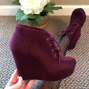 SOLD! 🌸 Burgundy Suede Wedge Booties